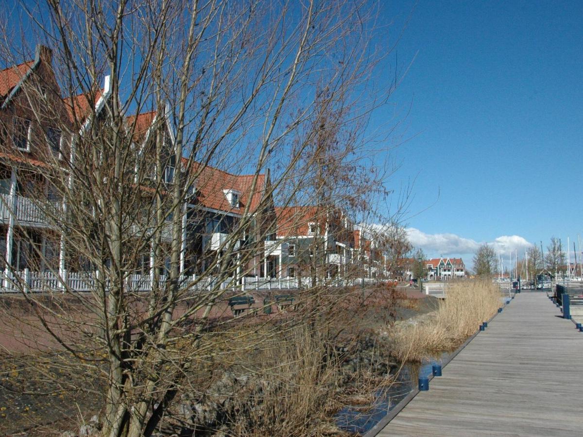 Beautiful Houseboat In The Harbour Of Volendam Near Centre Hotel Exterior photo
