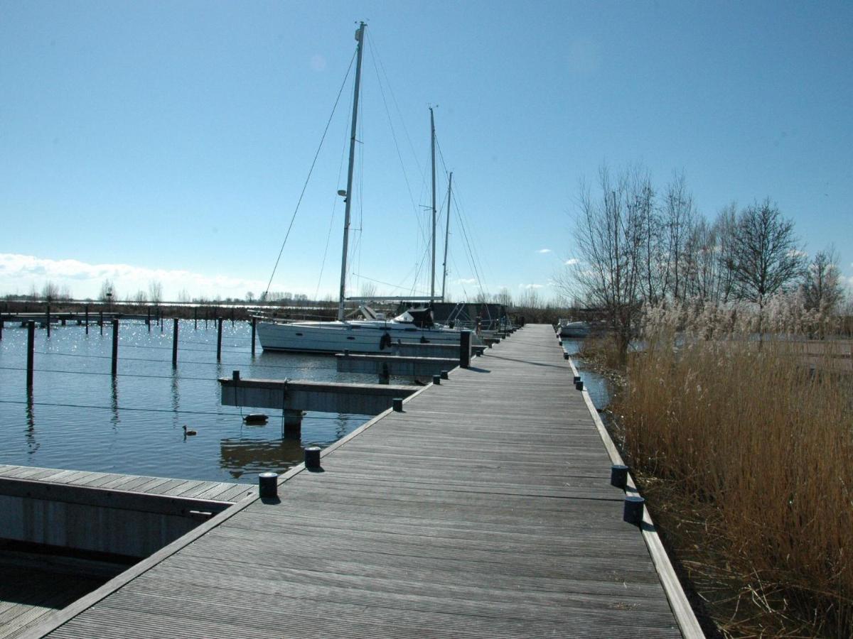 Beautiful Houseboat In The Harbour Of Volendam Near Centre Hotel Exterior photo